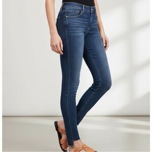 FRAME Le Skinny De Jeanne Step Hem Mid-Rise Dark Wash Jeans Size 26